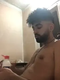 BadgeredPokeweed webcam model stream image