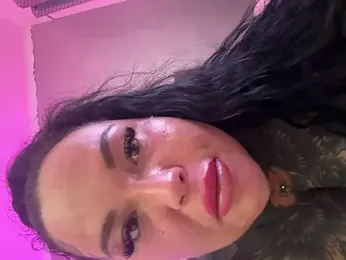 _MelinaCurves_ webcam model stream image