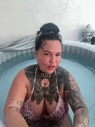 _MelinaCurves_ webcam model stream image