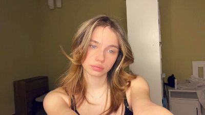 LindseyWatah webcam model stream image