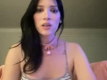 kikihart webcam model stream image