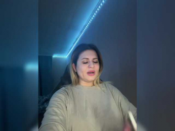 -Tan4iik- webcam model stream image