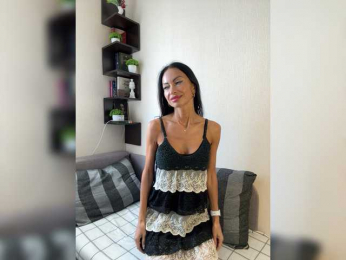 AdrienneBourget webcam bongacams model stream image