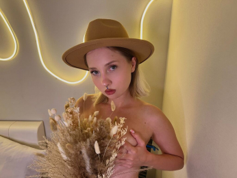 CandiceKingz webcam model stream image