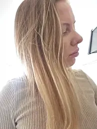 Nova-Lee webcam model stream image