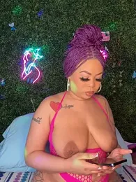 RenaThickAss webcam model stream image