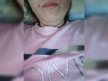 FoxyLoVe25 webcam model stream image