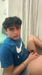 Novinhowo webcam model stream image