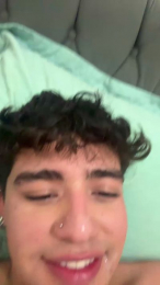 Novinhowo webcam model stream image