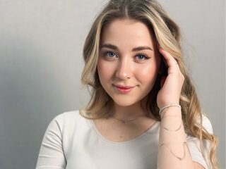 Maude Soqui webcam model stream image