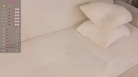 foxy_bloomm webcam model stream image