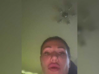 VIKAKLUBNIKA webcam model stream image