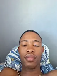 youngAndReckles webcam model stream image