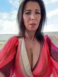 Almmaxxxx webcam model stream image