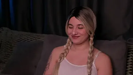 ShyBunny1 webcam model stream image