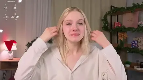 EdlaHewell webcam model stream image