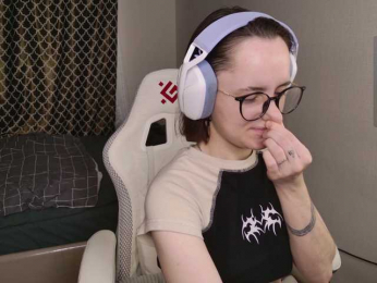 LunaL0ve webcam model stream image