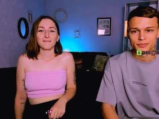 sadly-per webcam model stream image