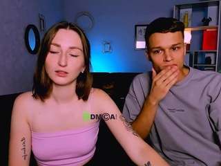 sadly-per webcam model stream image