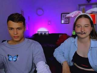 sadly-per webcam model stream image