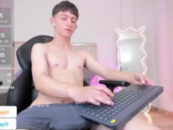 aron_tay webcam model stream image
