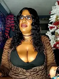 AmazonianMistress webcam model stream image