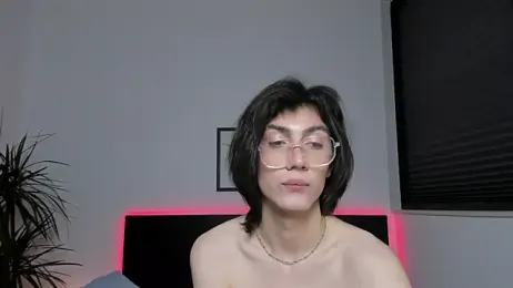 wow_lover1 webcam model stream image