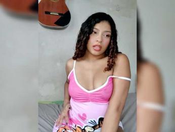 LuluPeach069 webcam model stream image