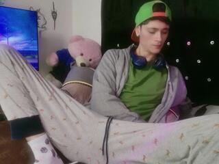 Tyler Thin webcam model stream image