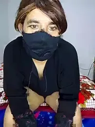 Banouti_23 webcam model stream image