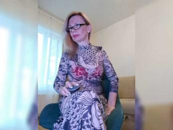 ShiningMILF webcam bongacams model stream image