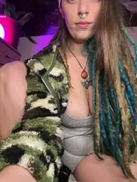 MenaDreadfull webcam model stream image