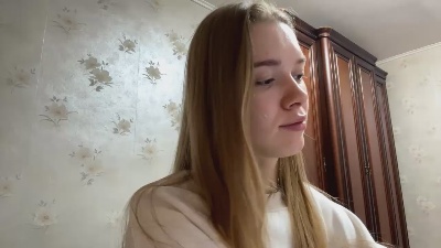 RonniPourvase webcam model stream image