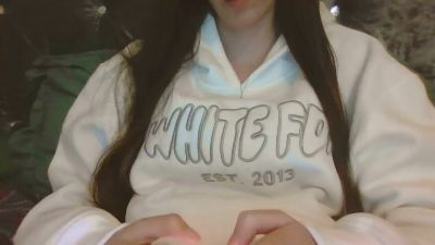SweetTinyAnniex webcam model stream image