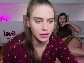 aria_skyy webcam model stream image