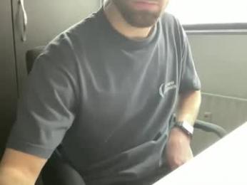 dailybully webcam model stream image