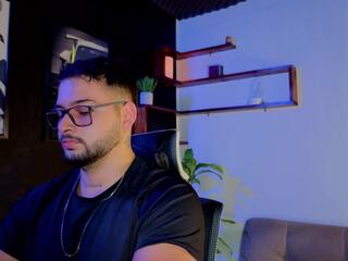 Andreww Brownn webcam model stream image