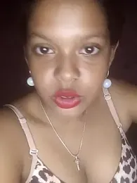 IAMNOTI webcam model stream image