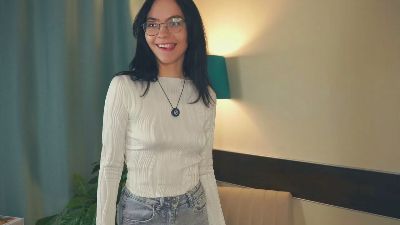 HoneyDewolfe webcam model stream image