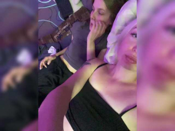 Viptopgerl webcam bongacams model stream image