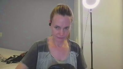 CrazyAnny1 webcam model stream image