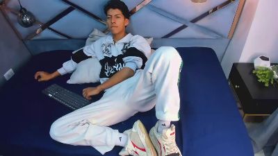 Valentino_Lux webcam model stream image