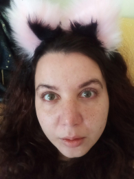 AliceBehind webcam cam4 model stream image
