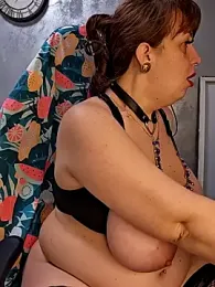 AvaSquirtMilf webcam stripchat model stream image