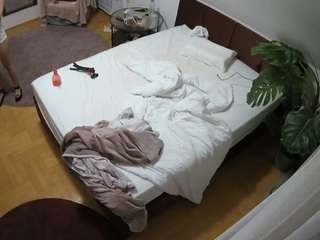 voyeurcam-julmodels-whitebed-5 webcam model stream image