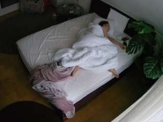 voyeurcam-julmodels-whitebed-5 webcam model stream image