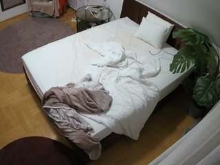 voyeurcam-julmodels-whitebed-5 webcam model stream image