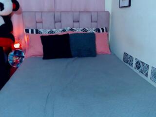 Amy Roger webcam model stream image