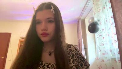 ArlyneSwilling webcam model stream image
