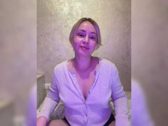 CozySandra webcam model stream image